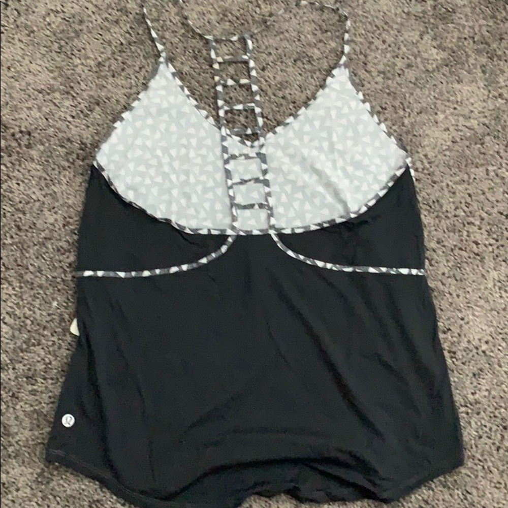 Lululemon tank NWT - Picture 2 of 2